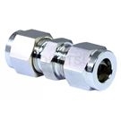 Double piece feed-in straight union U